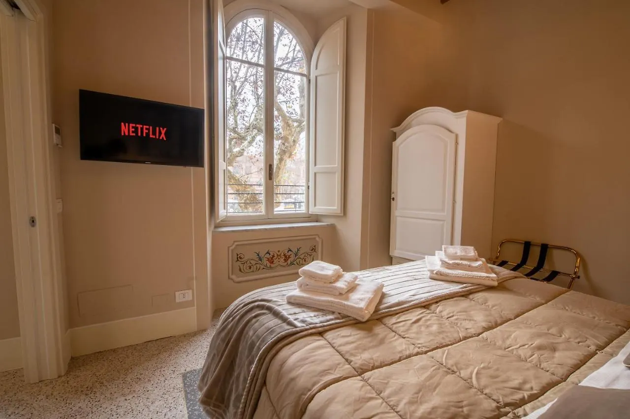 Noble Floor - Luxury Apartment Lucca 0*,  Italy
