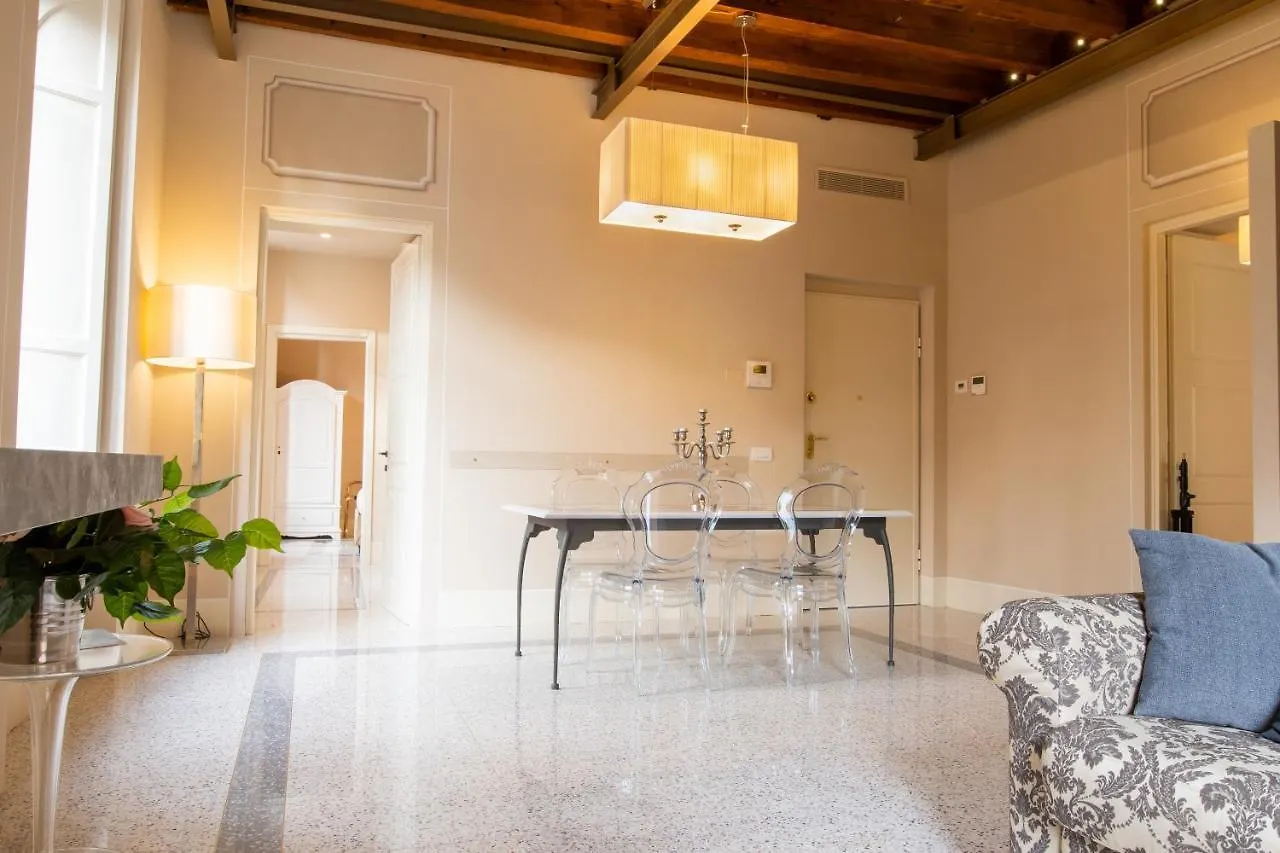 Noble Floor - Luxury Apartment Lucca 0*,