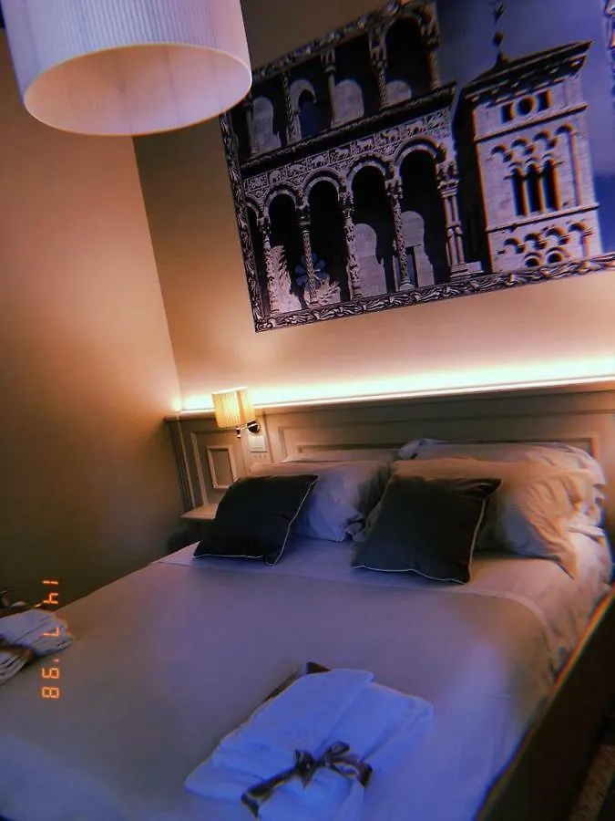 Noble Floor - Luxury Apartment Lucca Italy